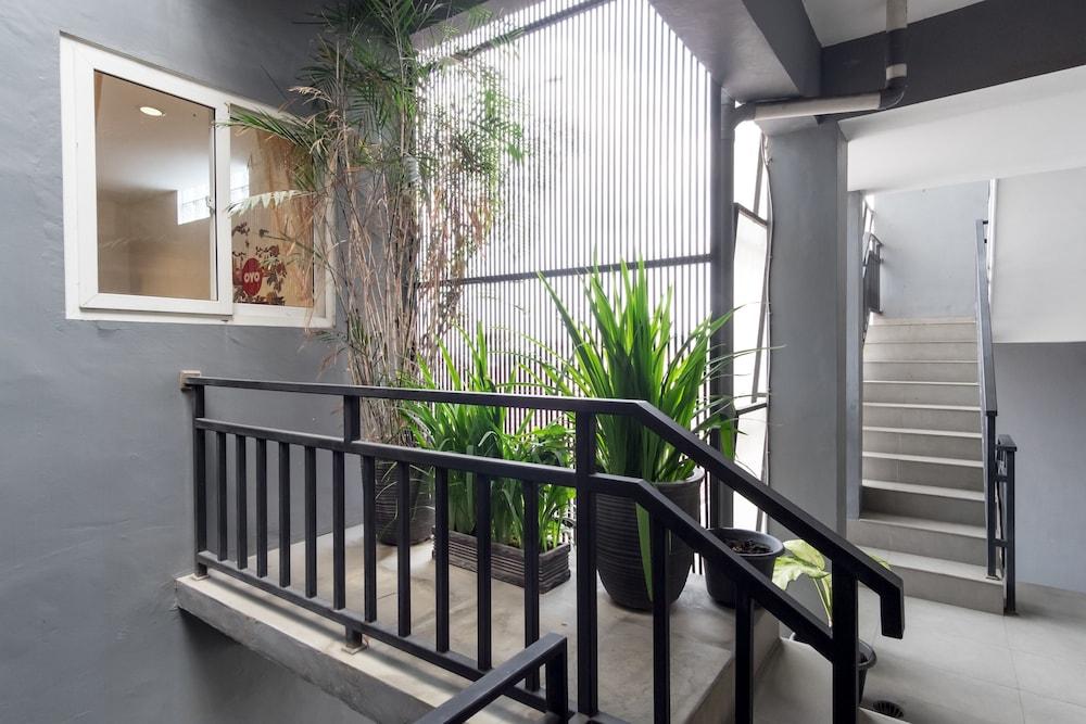 Oyo 294 Andrea Residence Syariah Medan Exterior foto